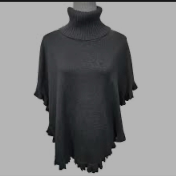 Joseph A soft knit turtleneck poncho with scallop edges. In EUC. Size M - Picture 1 of 8
